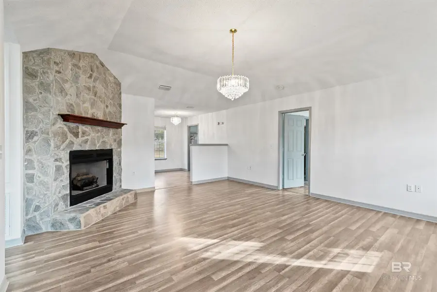 906 St Nicholas Avenue, Brewton, AL 36426 - #3