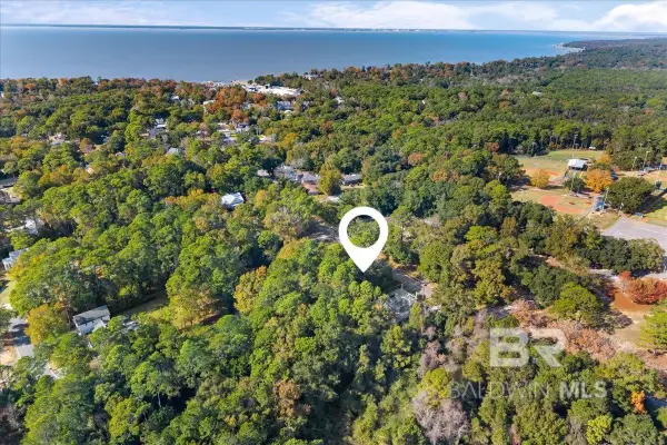 Volanta Avenue, Fairhope, AL 36532