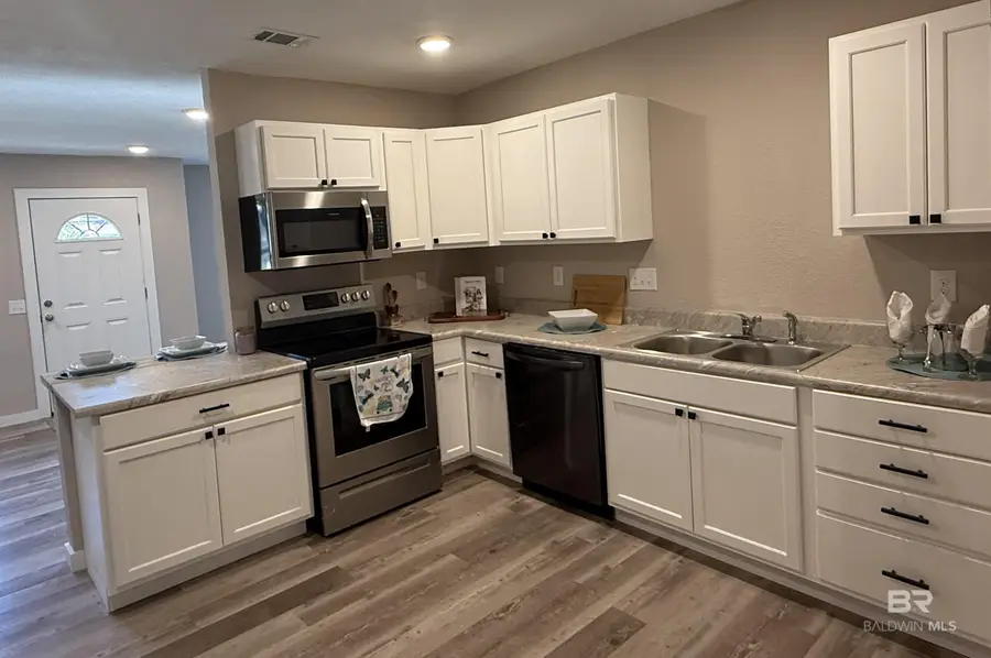 9 Janet Street, Pensacola, FL 32506 - Image #2