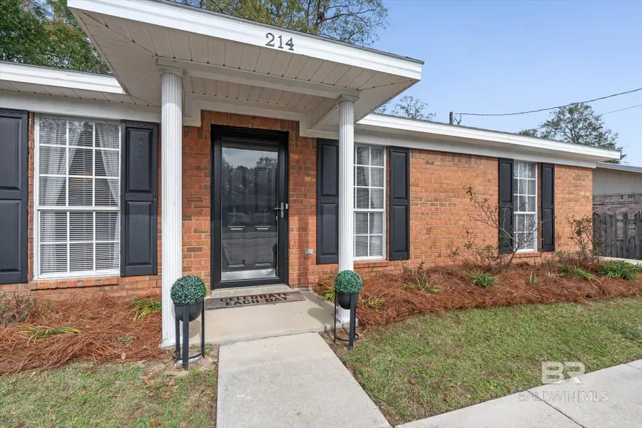 214 W Sycamore Avenue, Foley, AL 36535 - Image #2