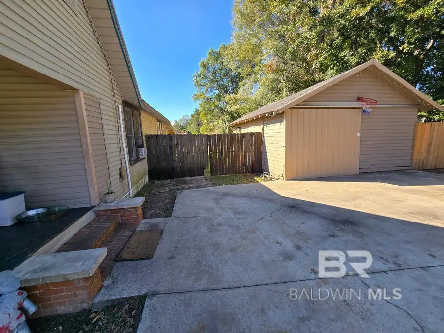 120 Florida Street, East Brewton, AL 36426 - Image #2