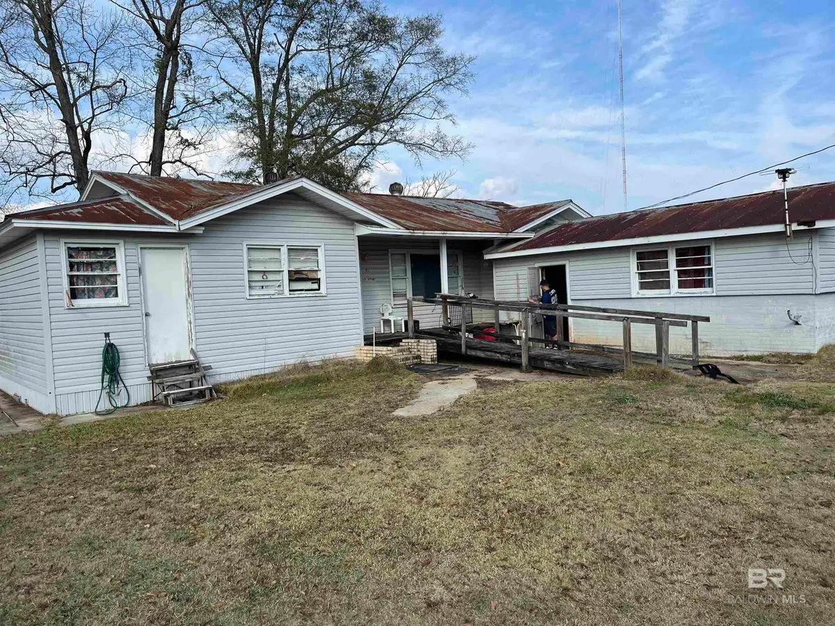 107 W Avenue A, Atmore, AL 36502 - Image #1