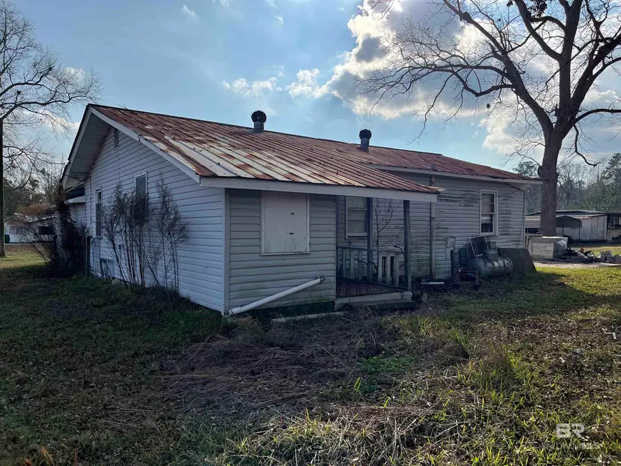 107 W Avenue A, Atmore, AL 36502 - Image #2