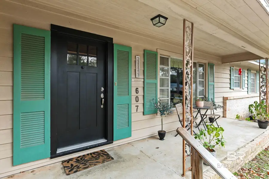 607 Bellangee Avenue, Fairhope, AL 36532 - Image #2