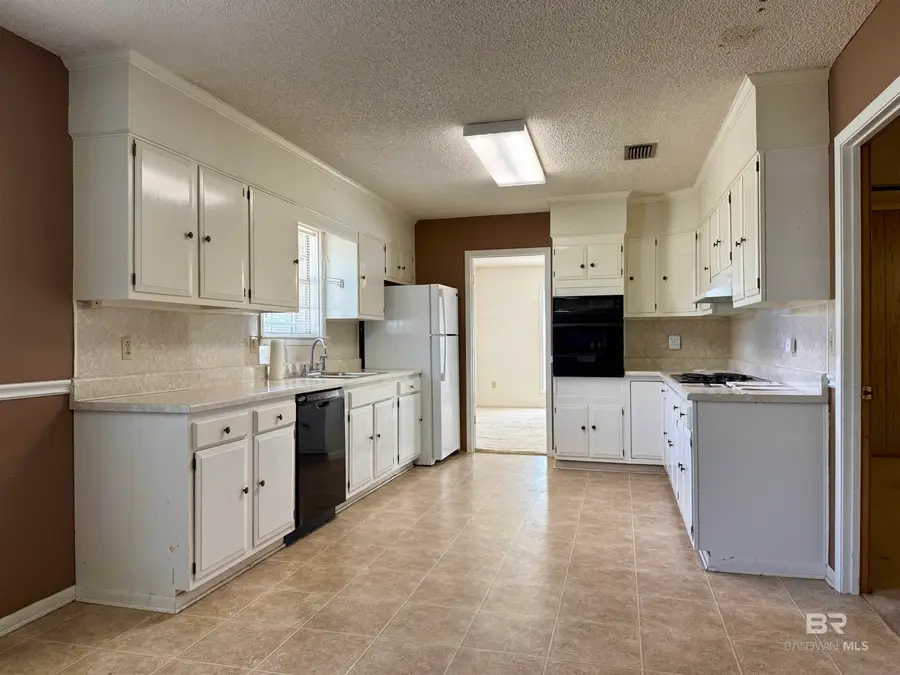 711 Brandenburg Street, East Brewton, AL 36426 - #2