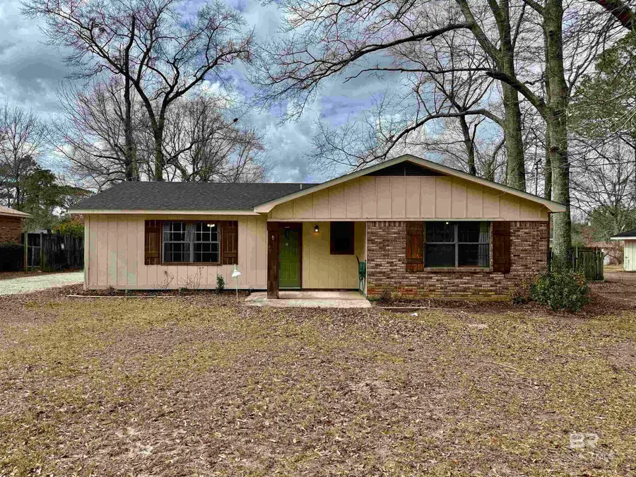 104 Thorndale Place, Atmore, AL 36502 - #3