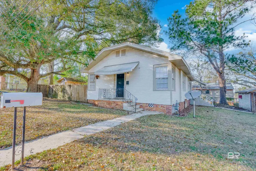 3 Canal Street, Chickasaw, AL 36611 - #2