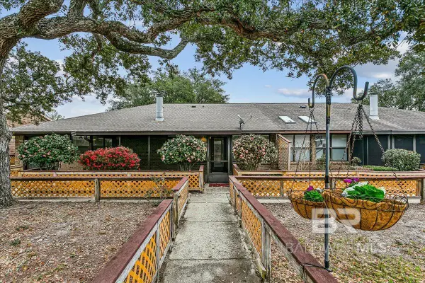 5073 Leeward Drive, Pensacola, FL 32507