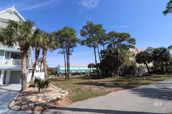 112 W 5th Avenue, Gulf Shores, AL 36542
