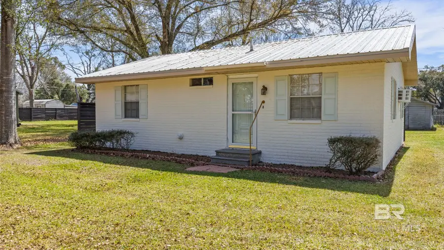 619 W Begonia Avenue, Foley, AL 36535 - #3