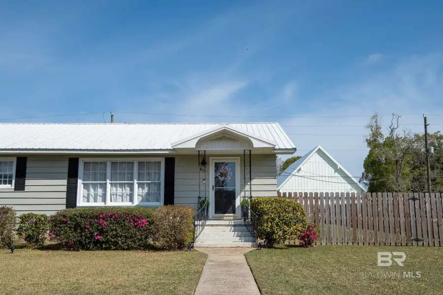 402 W Magnolia Avenue, Foley, AL 36535 - #2