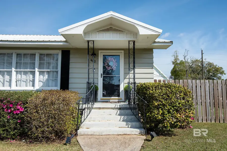 402 W Magnolia Avenue, Foley, AL 36535 - #3