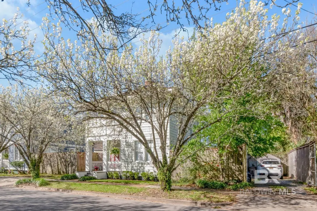 160 Dexter Avenue, Mobile, AL 36604 - #1