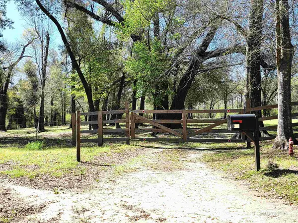 180 Tanner Lane, Brewton, AL 36426