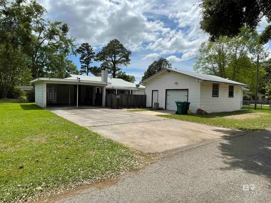 402 W Myrtle Avenue, Foley, AL 36535 - #2