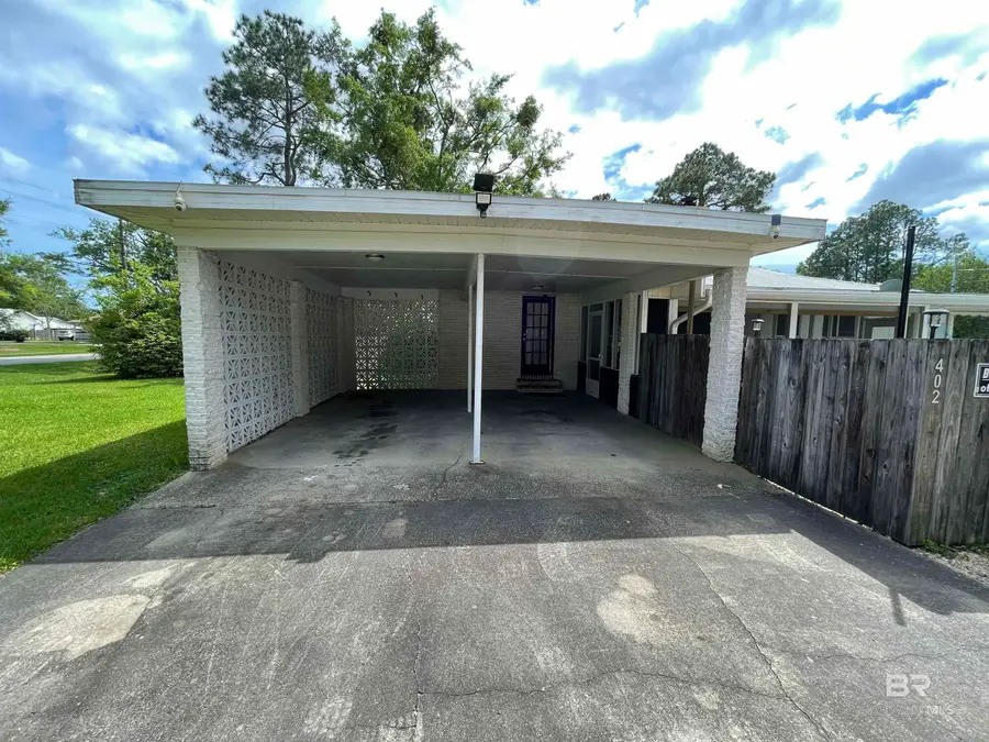 402 W Myrtle Avenue, Foley, AL 36535 - #3
