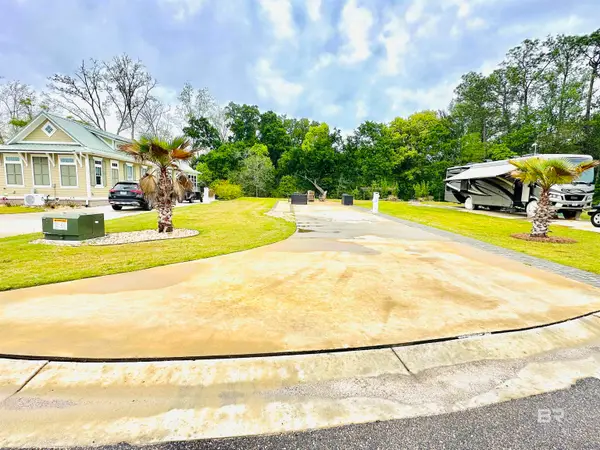 12477 Gateway Drive, Elberta, AL 36530