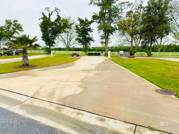 12399 Gateway Drive, Elberta, AL 36530