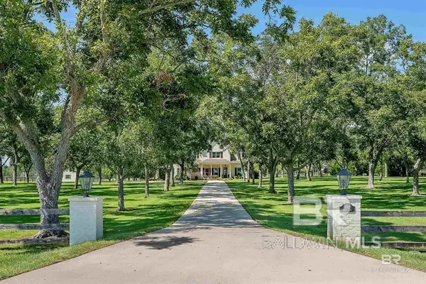 8753 Bishop Road, Fairhope, AL 36532