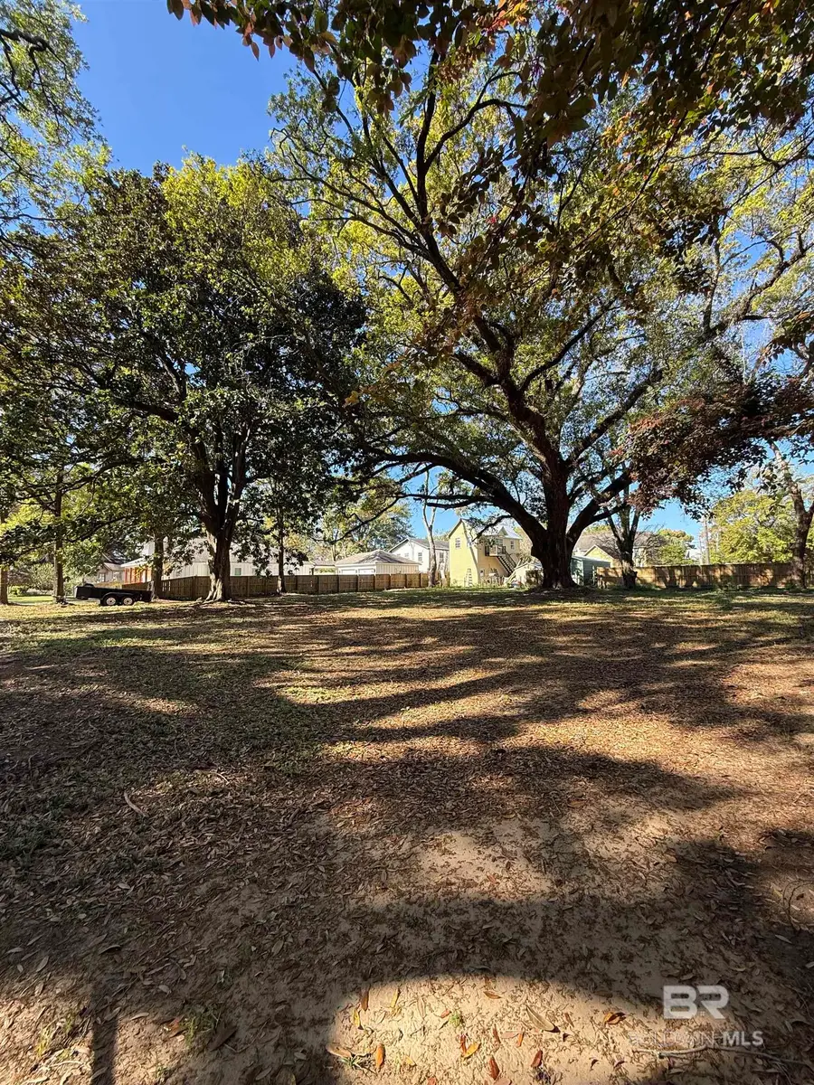 208 Oswalt Street, Fairhope, AL 36532 - #3