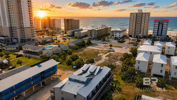 1041 W Lagoon Avenue #302, Gulf Shores, AL 36542