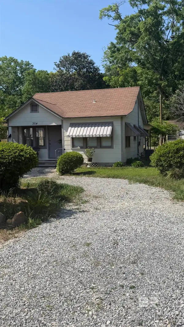 304 W Myrtle Avenue, Foley, AL 36535
