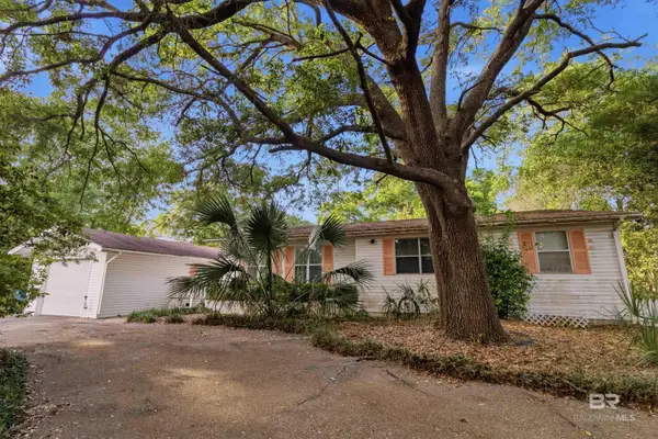 450 W Canal Drive, Gulf Shores, AL 36542