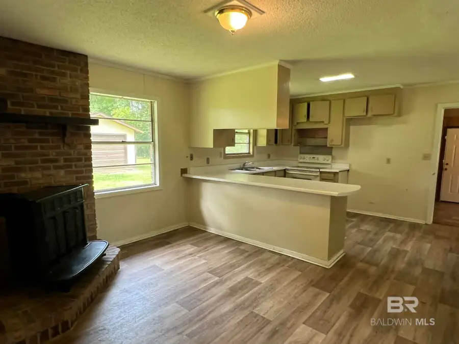 102 Sylvania Street, Brewton, AL 36426 - #3