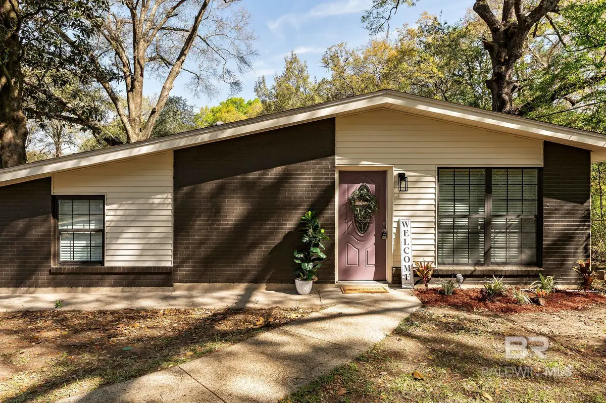 5404 Forest Park Drive, Mobile, AL 36618 - #1