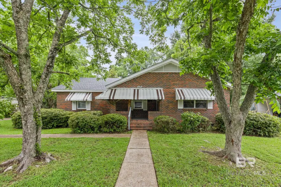312 Sutherland Drive, Chickasaw, AL 36611 - #3
