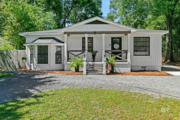 10 N Bayou Oaks Drive, Saraland, AL 36571
