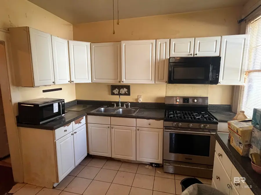 211 4th Street, Chickasaw, AL 36611 - #3