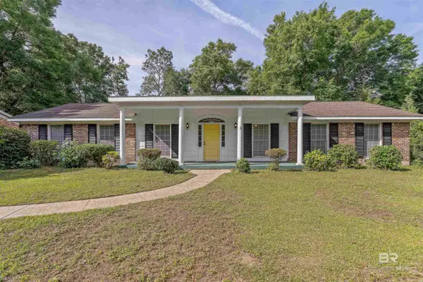 174 Country Club Drive, Daphne, AL 36526