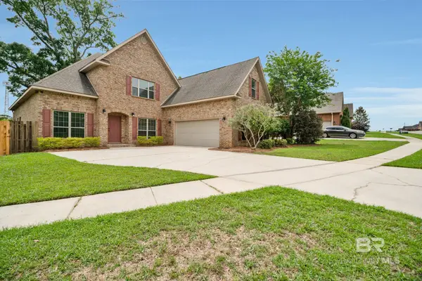 2106 Staff Drive, Cantonment, FL 32533