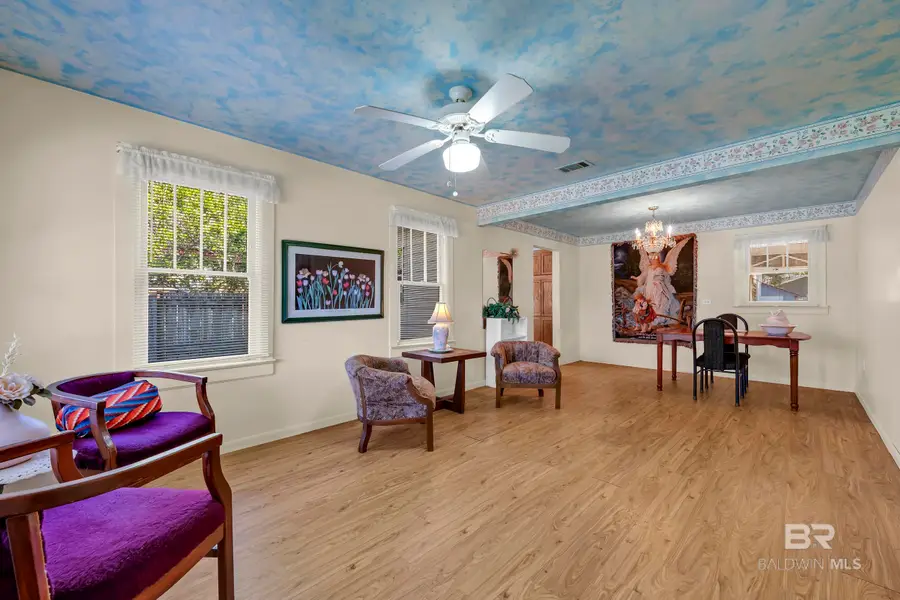 304 W Myrtle Avenue, Foley, AL 36535 - #3
