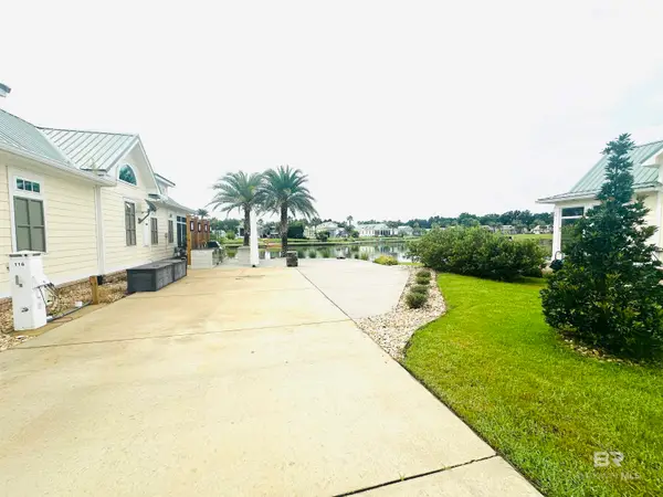 28210 Migratory Way, Elberta, AL 36530