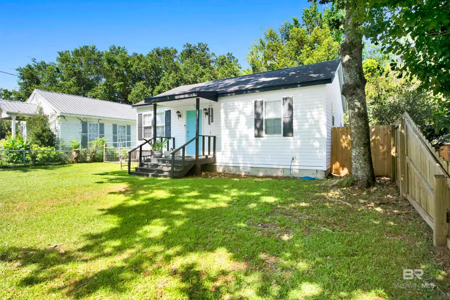 403 N Pine Street, Foley, AL 36535 - #3