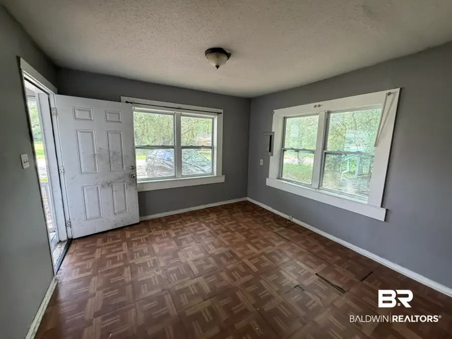 2411 Columbus Avenue, Mobile, AL 36605 - #3