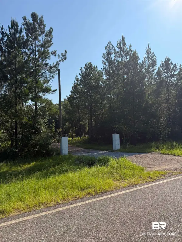 27731 Linholm Road, Robertsdale, AL 36567