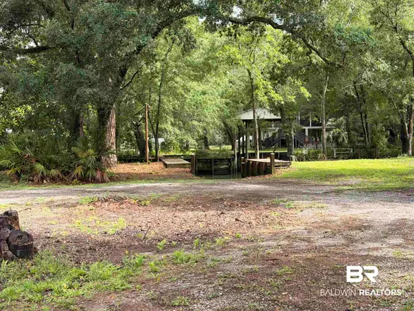 10259 Canal Circle, Fairhope, AL 36532