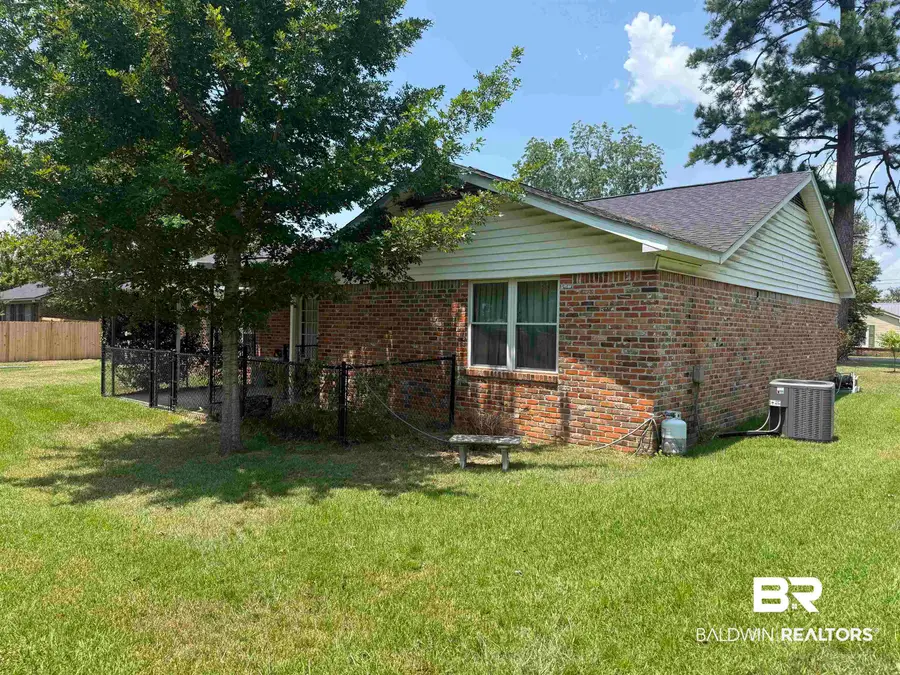 107 Davison Street, Brewton, AL 36426 - #3