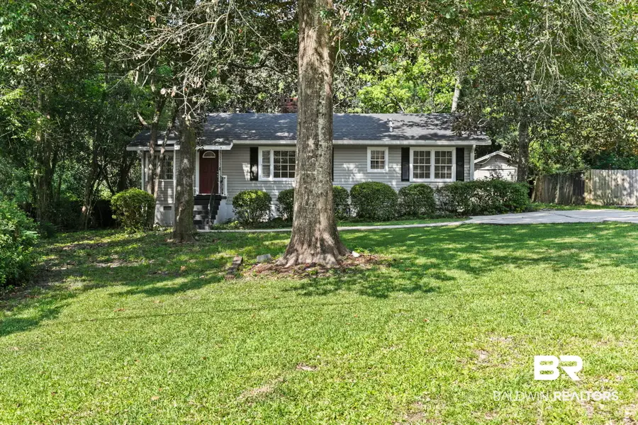 1009 W Pinewood Dr, Mobile, AL 36618 - #3