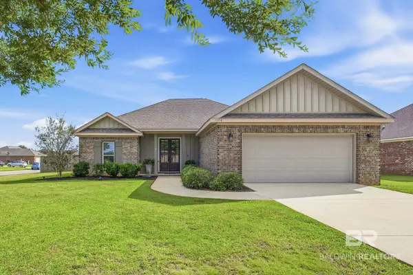 9394 Clayton Dr, Fairhope, AL 36532