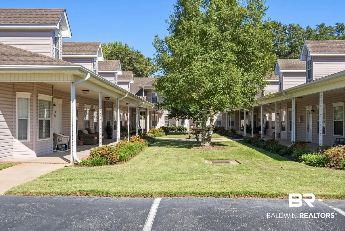 102 Courthouse Dr #APT 5, Fairhope, AL 36532 - #1