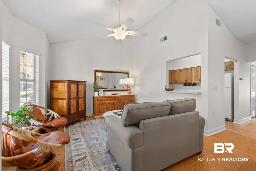 102 Courthouse Dr #APT 5, Fairhope, AL 36532 - #3
