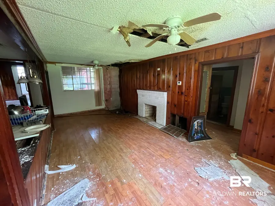 401 W Highland Ave, Mobile, AL 36610 - #2