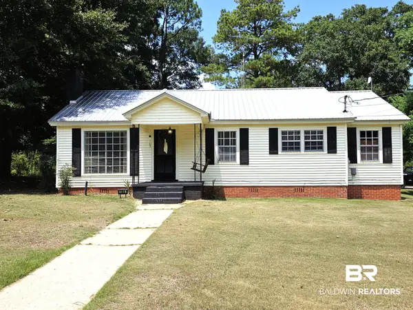 105 Spring St, Evergreen, AL 36401
