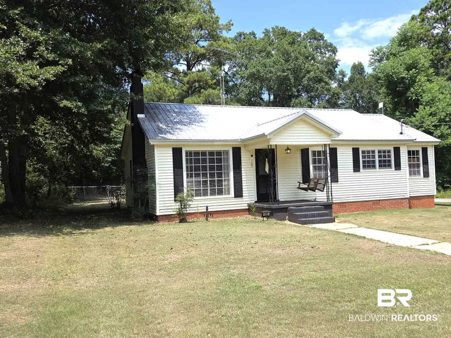 105 Spring St, Evergreen, AL 36401 - #3