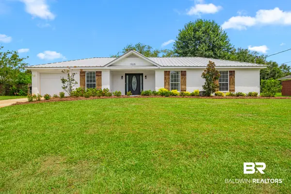 19635 Coral Ln, Robertsdale, AL 36567