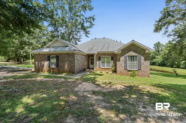 20769 Oakdale Drive, Robertsdale, AL 36567